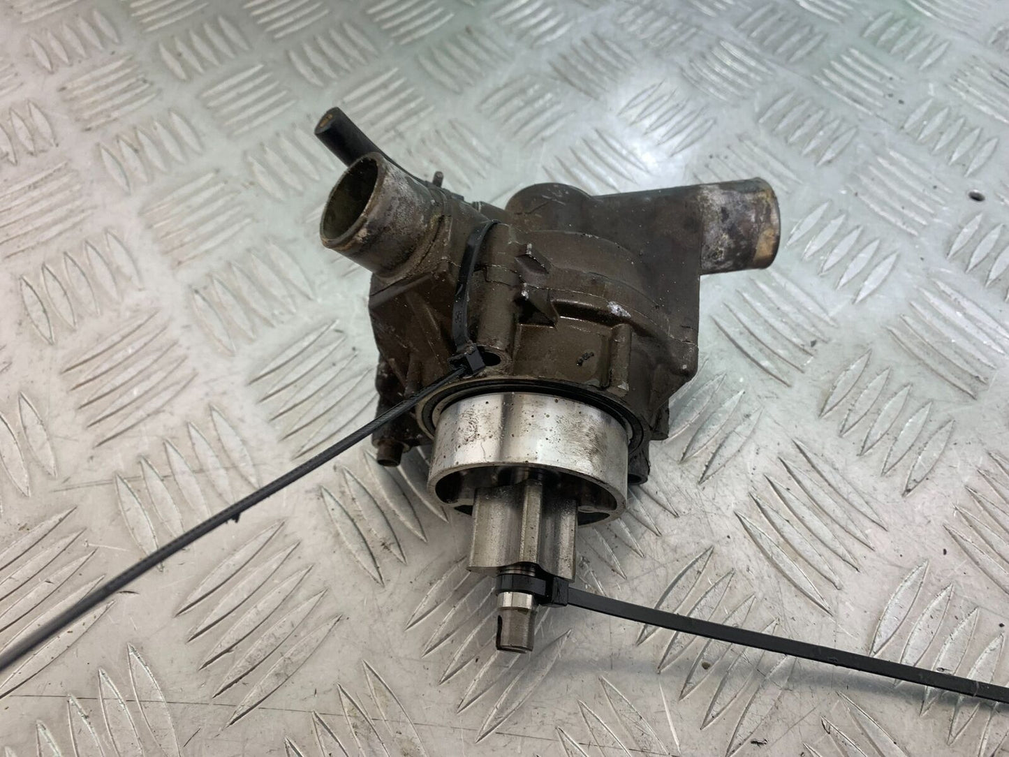 KAWASAKI ZX9R ZX9 C WATER PUMP  YEAR 1998-99 (STOCK 903)