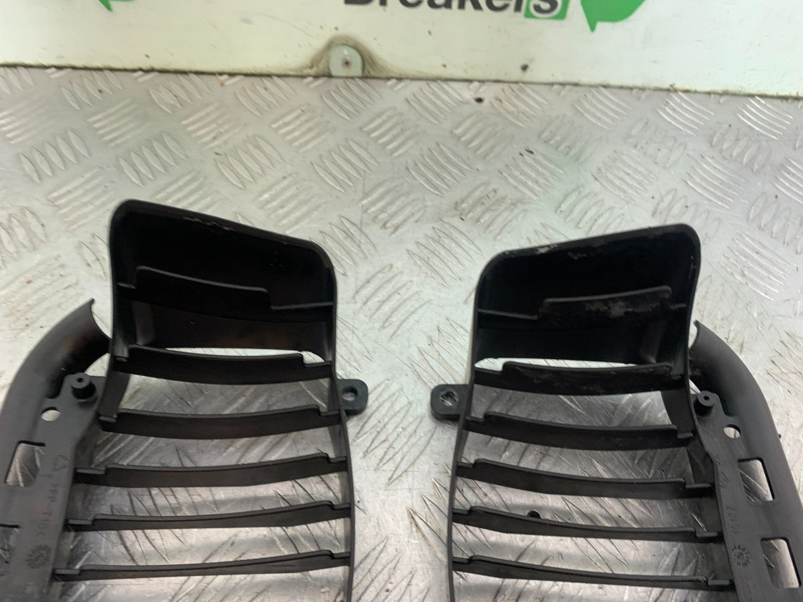 PIAGGIO VESPA GT125 L RADIATOR GRILLS  YEAR 2003 (CMB1300)