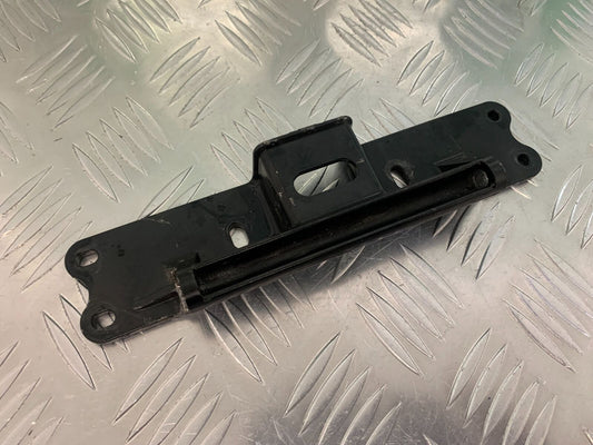 YAMAHA FJR1300 FJR 1300 PETROL TANK BRACKET   YEAR 2001-05 (STOCK 946)