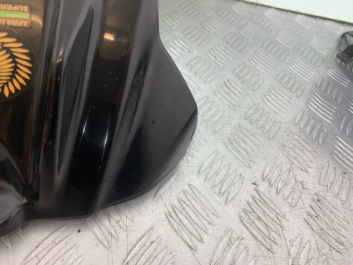 APRILIA TUONO 1000 V4R TANK COWL   YEAR 2011-13  (CMB1331)
