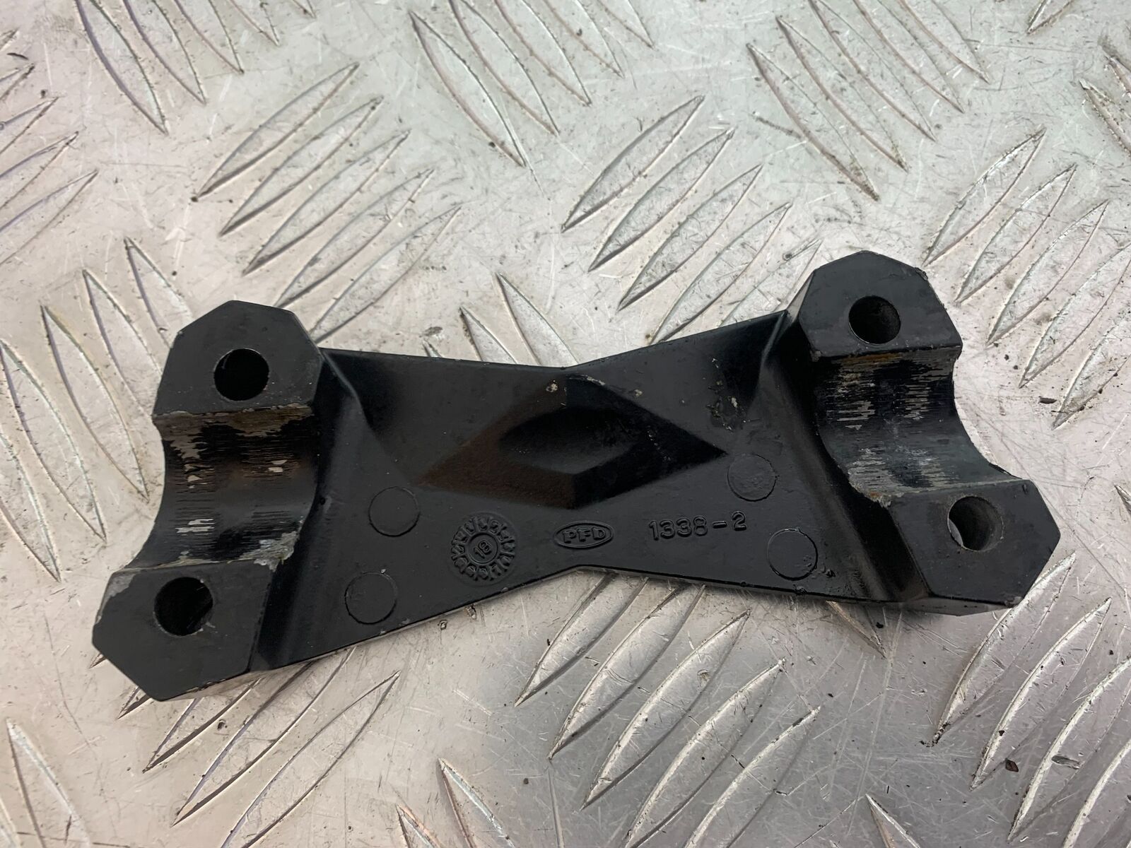 KAWASAKI Z750 Z 750 HANDLEBAR CLAMP   YEAR 2004-2006  (CMB1104)