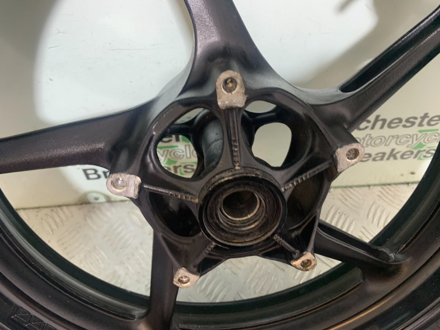 YAMAHA YZF R1 14 B BIG BANG FRONT WHEEL   2009-14 (CMB1175)