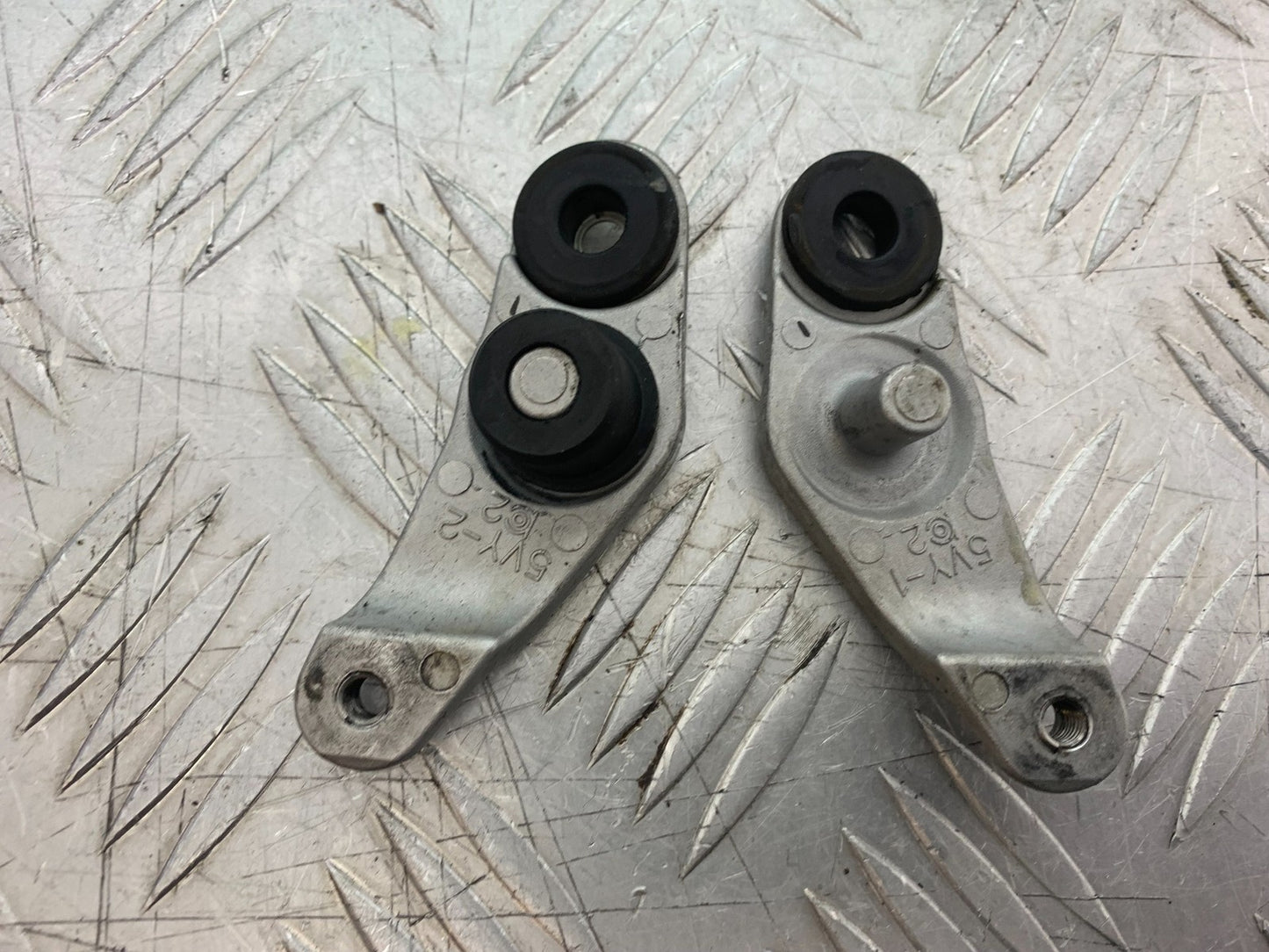 YAMAHA YZF R1 4C8 PETROL TANK BRACKETS   YEAR 2007-2008 (CMB1237)