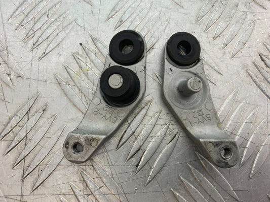 YAMAHA YZF R1 4C8 PETROL TANK BRACKETS   YEAR 2007-2008 (CMB1237)