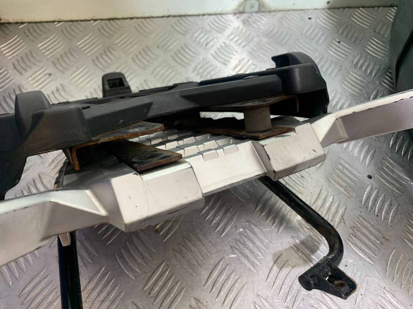 SUZUKI DL1000 V-STROM GIVI TOP BOX AND RACK   YEAR 2014-2019 (CMB1325)