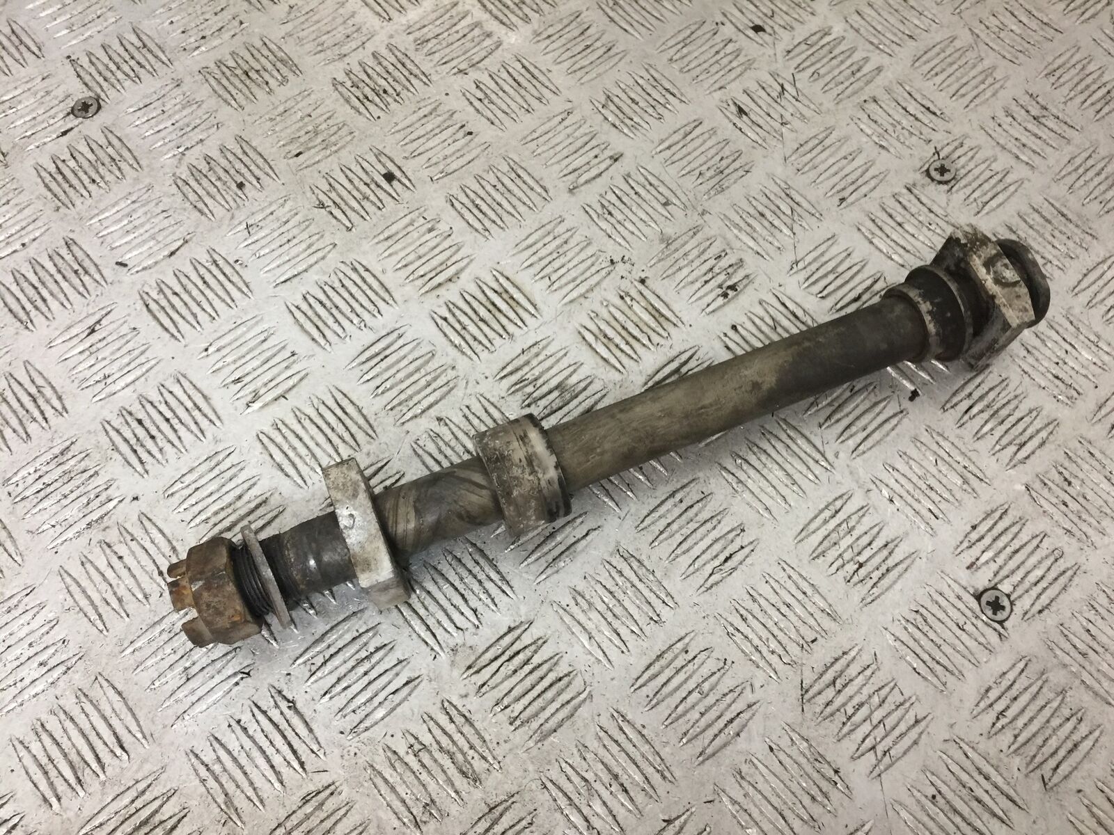 KAWASAKI ZX6R REAR WHEEL SPINDLE  YEAR 2009-2012  (STOCK 897)