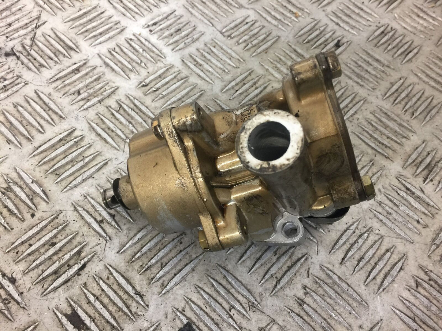 SUZUKI GSF1200  GSF 1200 BANDIT OIL PUMP  YEAR 1997