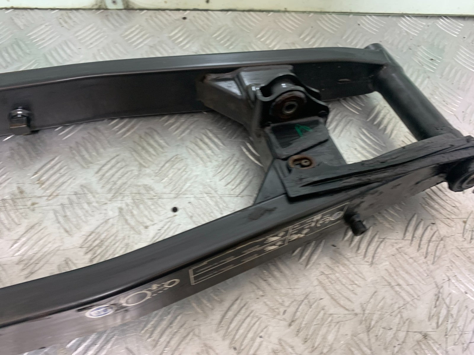 HONDA CB500 F CB500F SWINGARM  YEAR 2013-2015  (CMB1235)