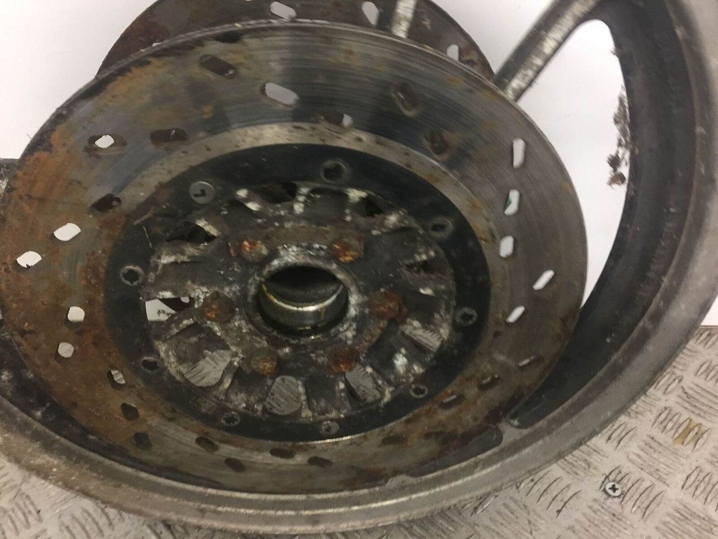 SUZUKI GSX550 ES GSX 550 ES FRONT WHEEL    YEAR 1985