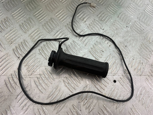 TRIUMPH 955i SPRINT ST RIGHT HEATED GRIP   YEAR 1999-04 (CMB1230)