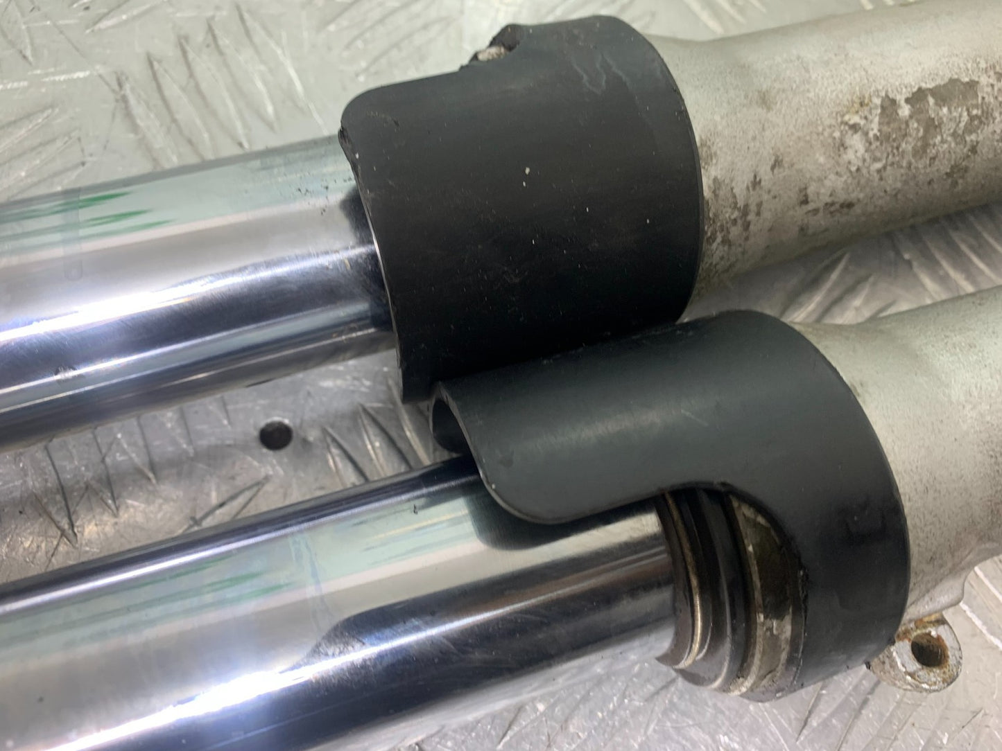HONDA CBR600 CBR 600 FX FY FORKS (BENT SOLD AS PARTS)   YEAR 1999-2000 (CMB1287)