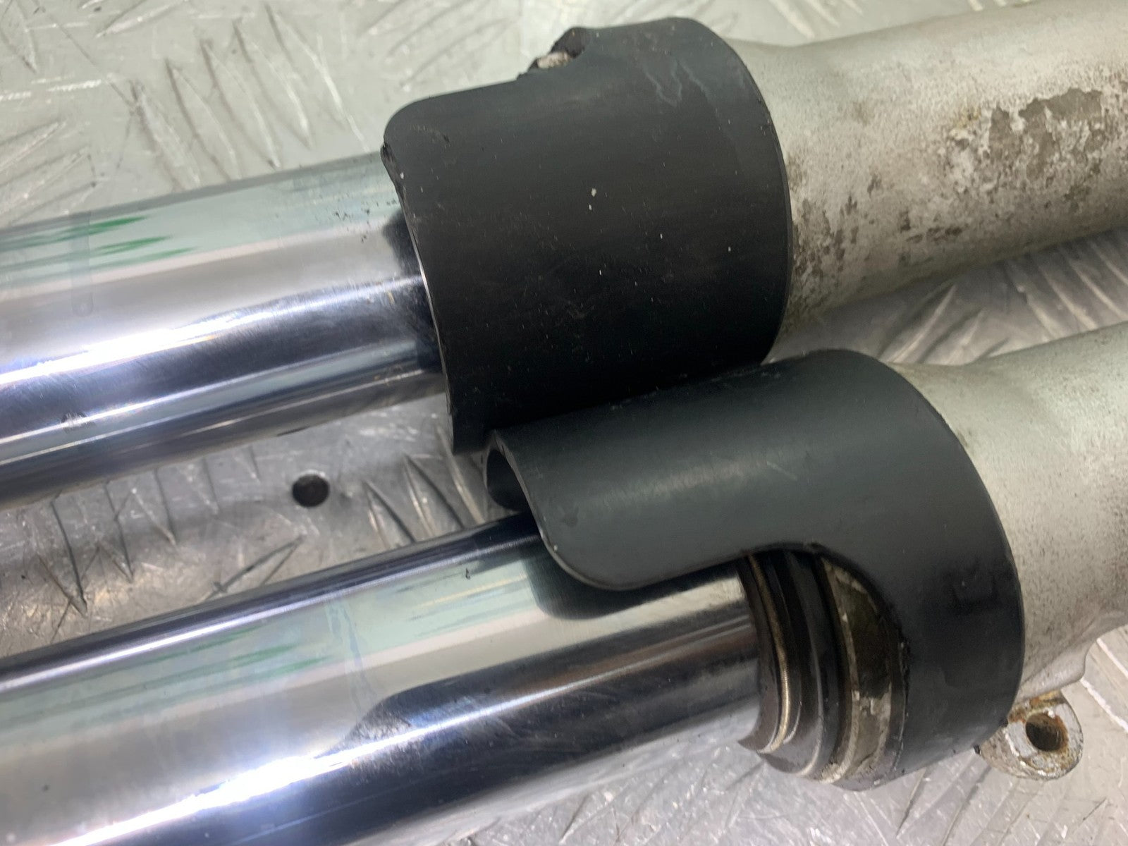 HONDA CBR600 CBR 600 FX FY FORKS (BENT SOLD AS PARTS)   YEAR 1999-2000 (CMB1287)