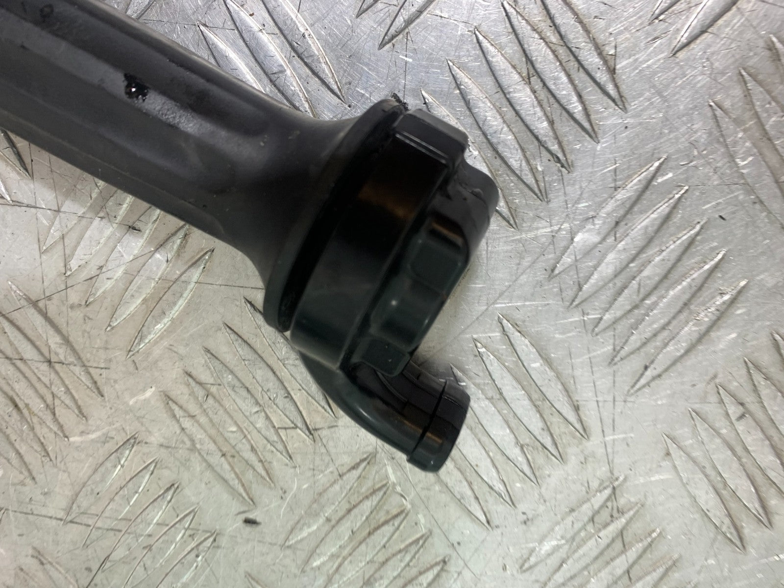 TRIUMPH 1050 SPRINT ST THROTTLE AND GRIP   2004-2007 (CMB1197)