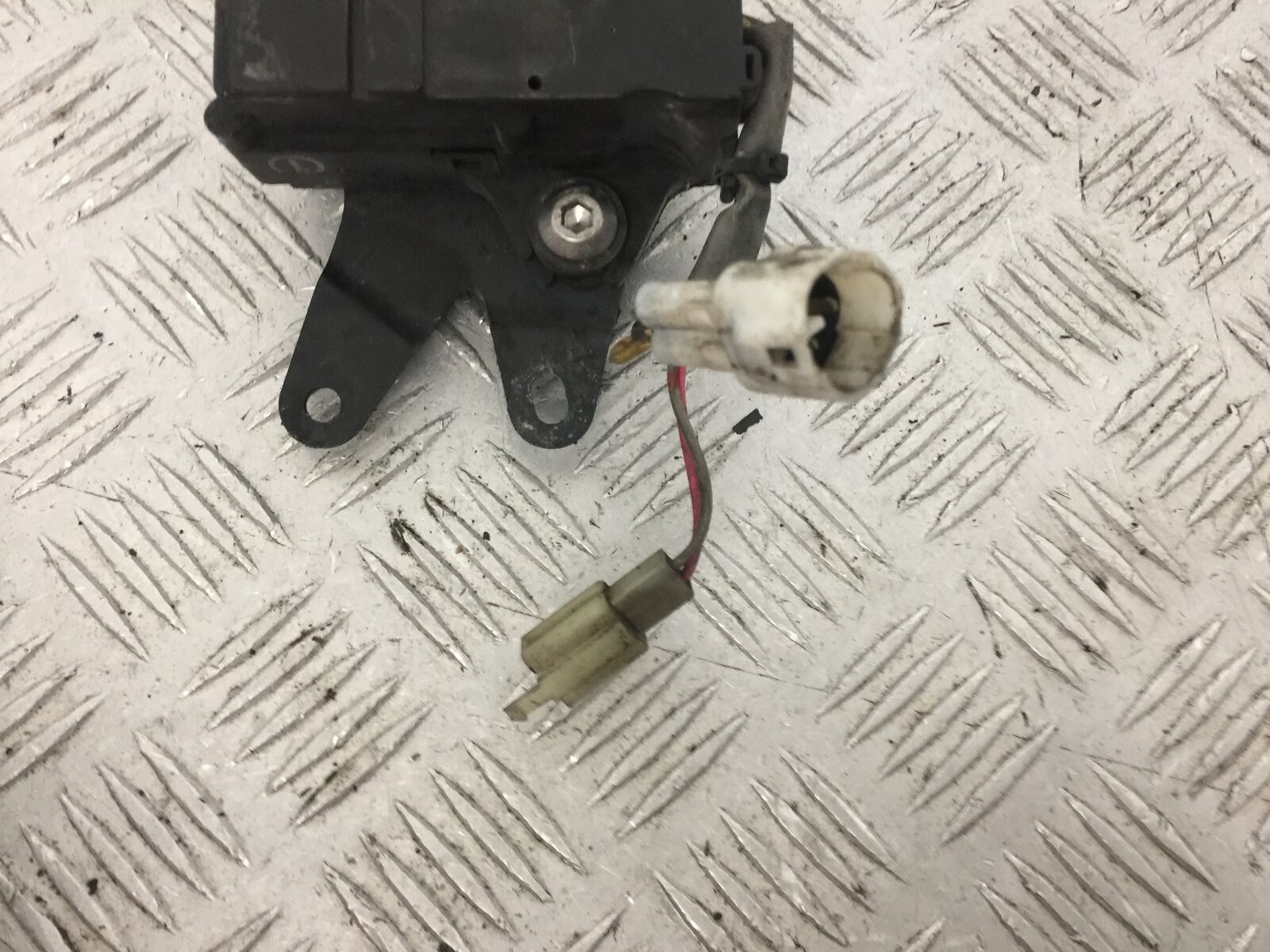 KAWASAKI Z1000 EXHAUST SERVO MOTOR YEAR 2007-2009  (STOCK 822)