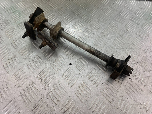 KAWASAKI Z750 Z 750 REAR WHEEL SPINDLE YEAR 2004-2006  (CMB1234)