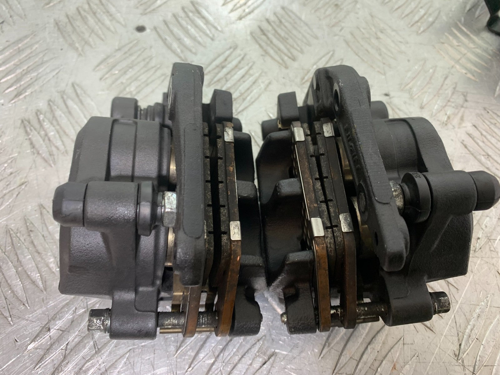 TRIUMPH TRIDENT 660 FRONT BRAKE CALIPERS   YEAR 2021-2024 (CMB1295)