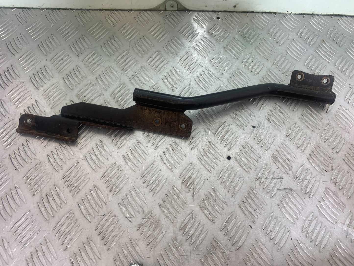 HONDA VTX1300 S-6  SILENCER MOUNTING BRACKET  YEAR 2004-09 (CMB1159)