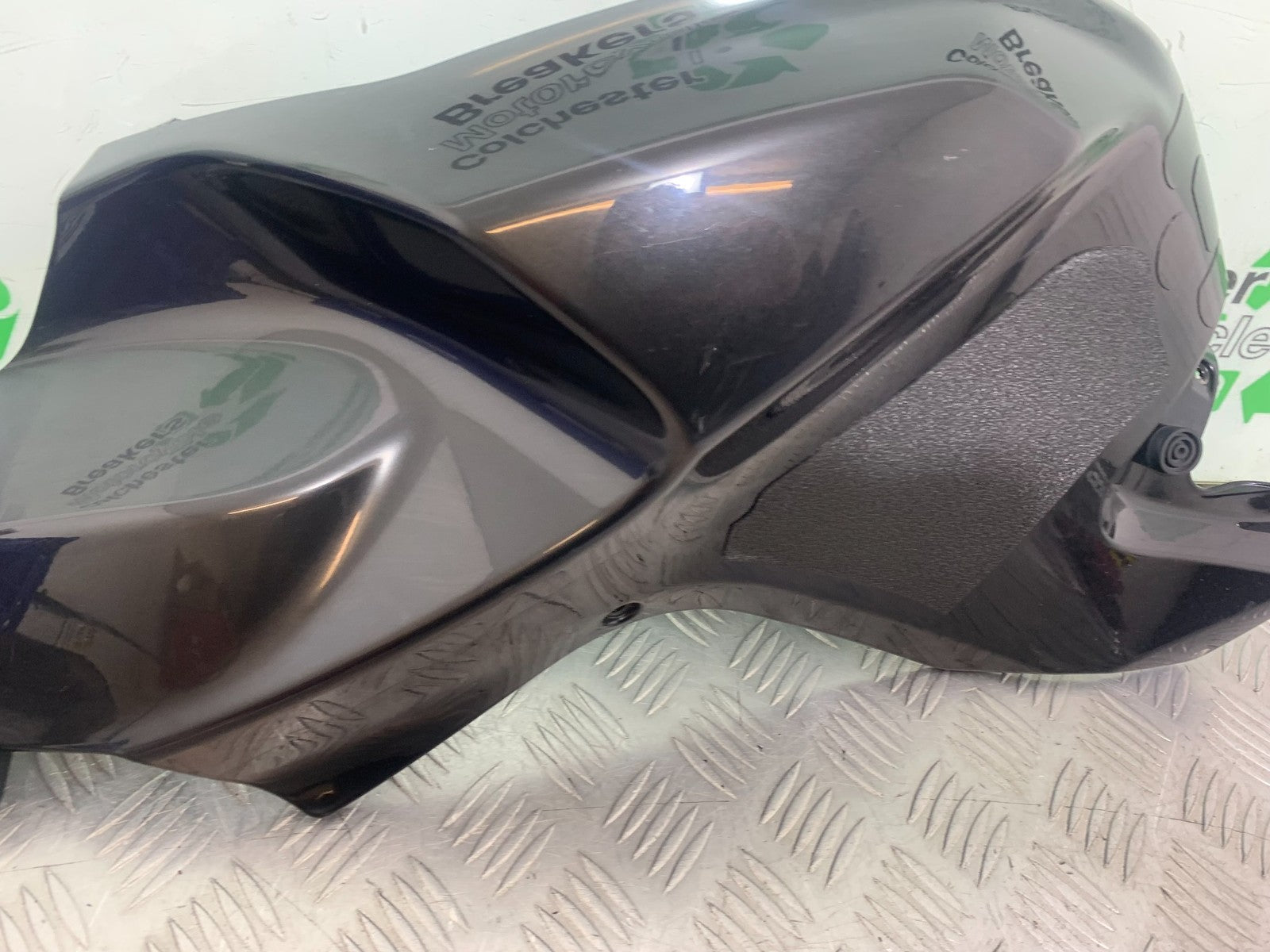 BMW K1300 S K 1300 S LEFT TANK PANEL  YEAR 2009-16 (CMB1216)