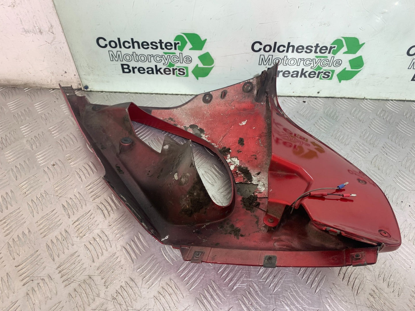 YAMAHA YZF1000 THUNDERACE RIGHT FAIRING PANEL YEAR 1997-2000 (CMB1204)