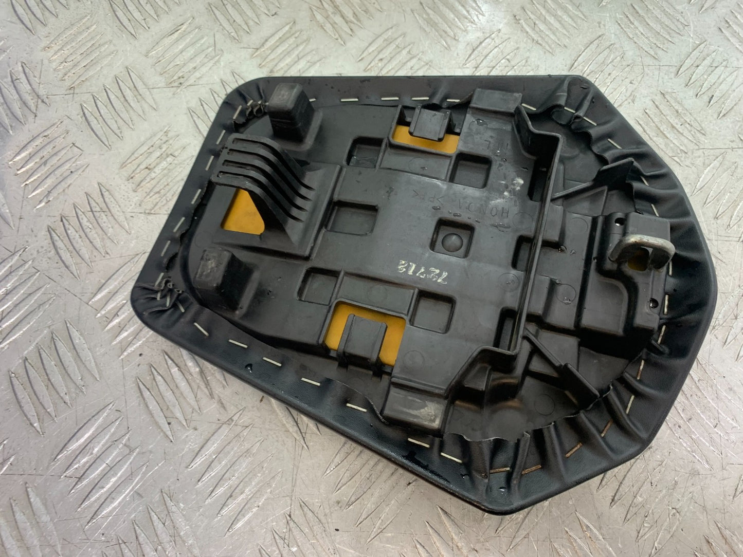 HONDA CBR1000 rr FIREBLADE REAR SEAT  2008-2011 (CMB1253)