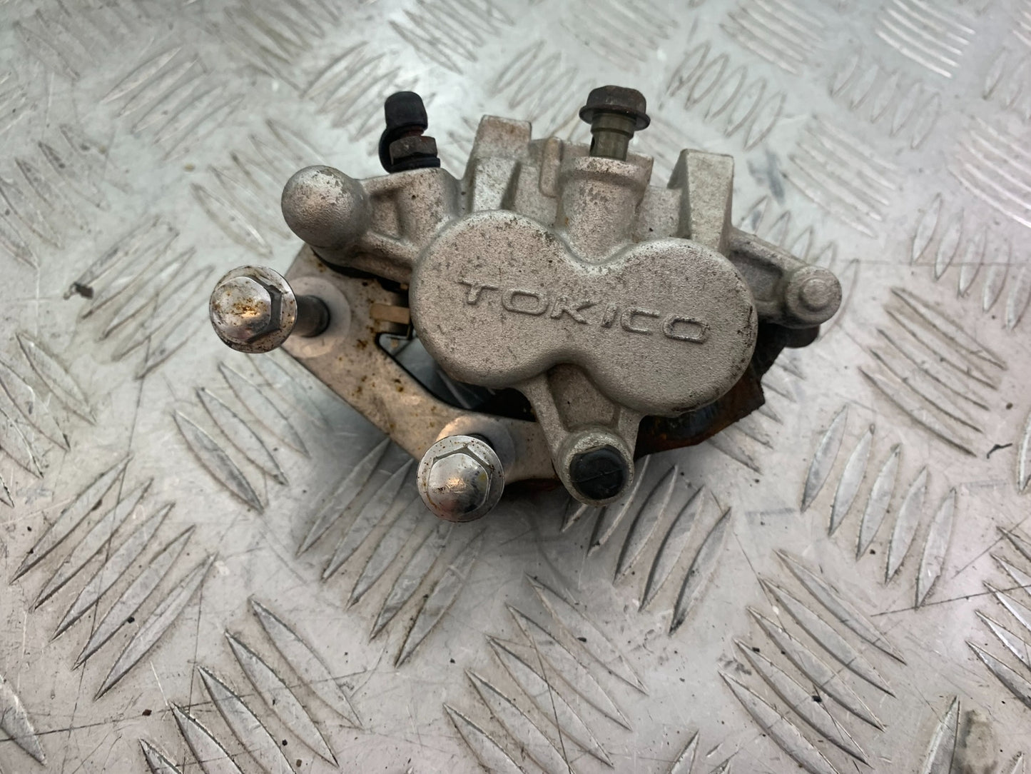 KAWASAKI VN1500 CLASSIC FRONT BRAKE CALIPER   YEAR 1999 -2006 (CMB1166)