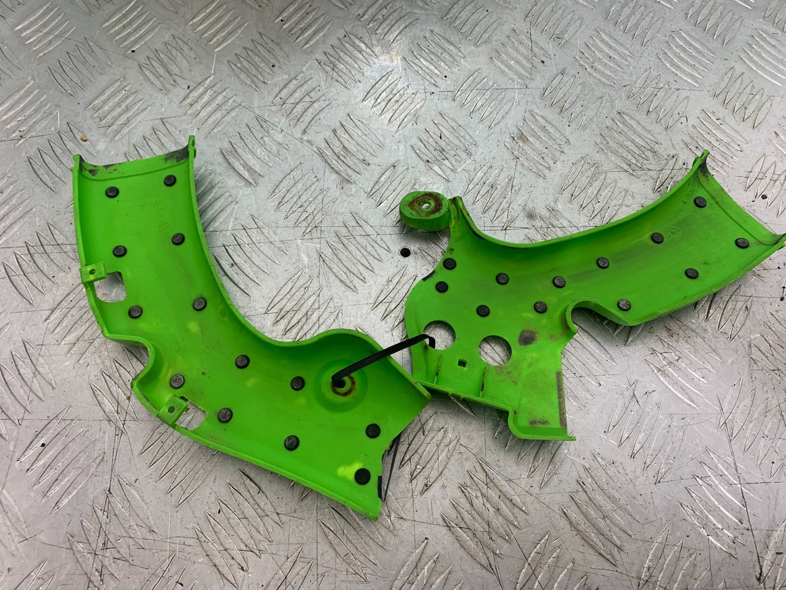 KAWASAKI KXF450 KXF 450 FRAME PROTECTORS  YEAR 2013 CMB1217)