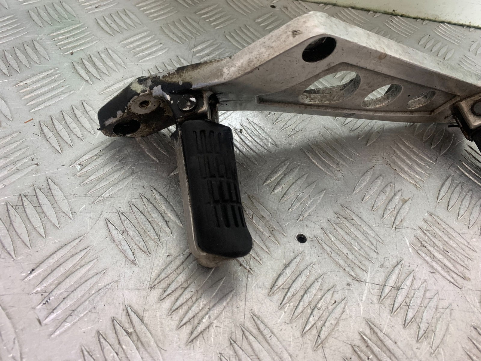 HONDA NTV 600 REVERE LEFT HANGER  YEAR 1988-1996  (CMB1281)