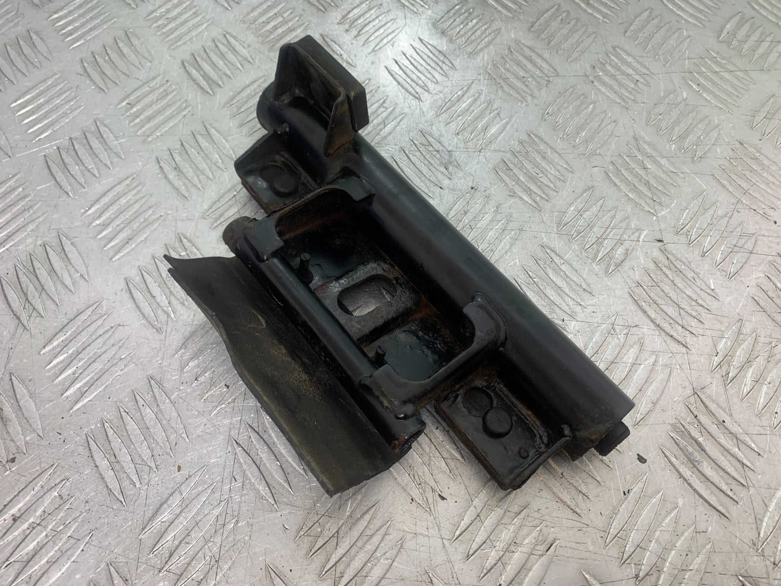 SUZUKI AN 200 UH 200 ENGINE MOUNT YEAR 2007-2009 (CMB1256)