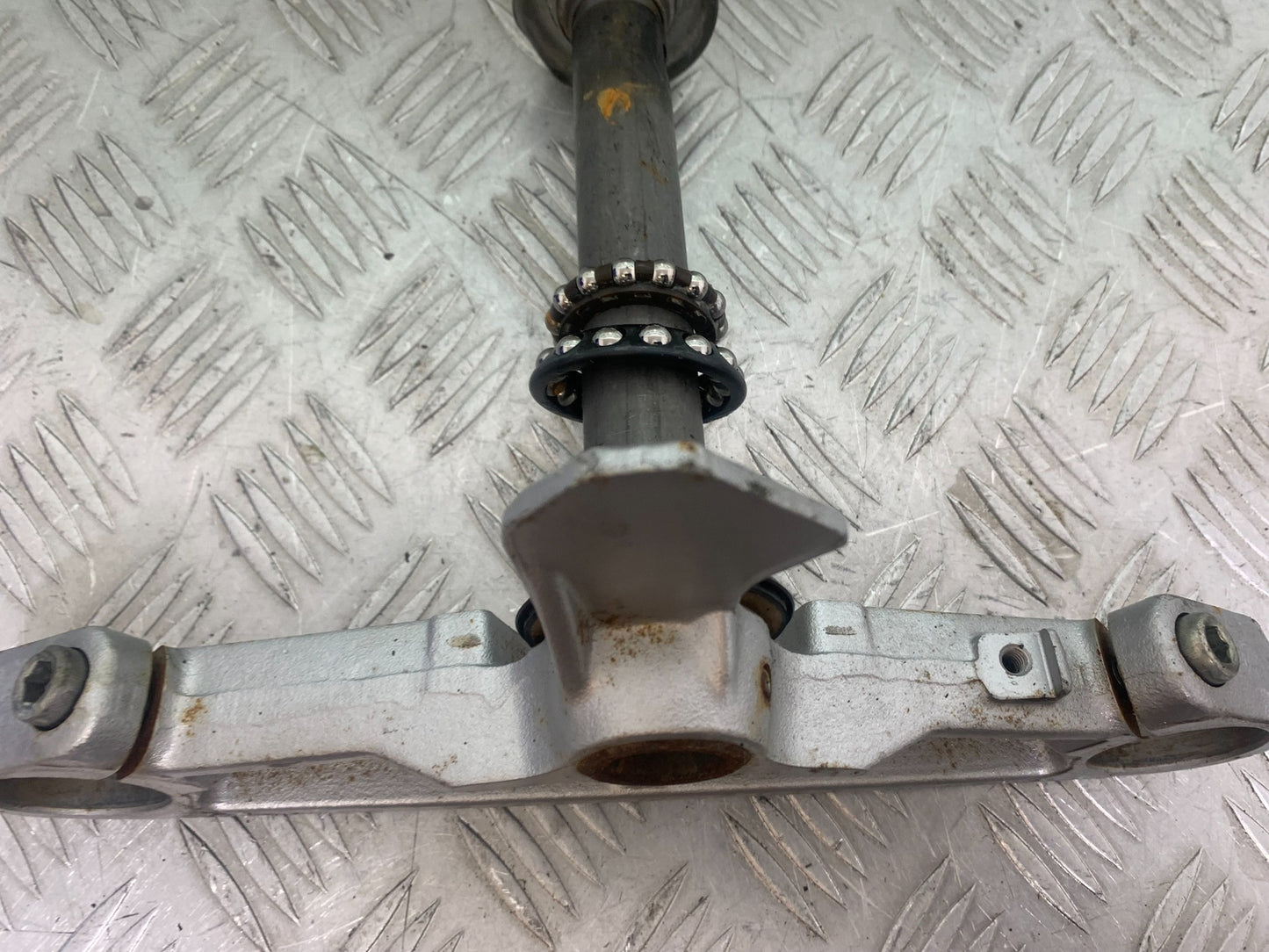 HONDA VTX1300 S-6  BOTTOM YOKE   YEAR 2004-09 (CMB1159)