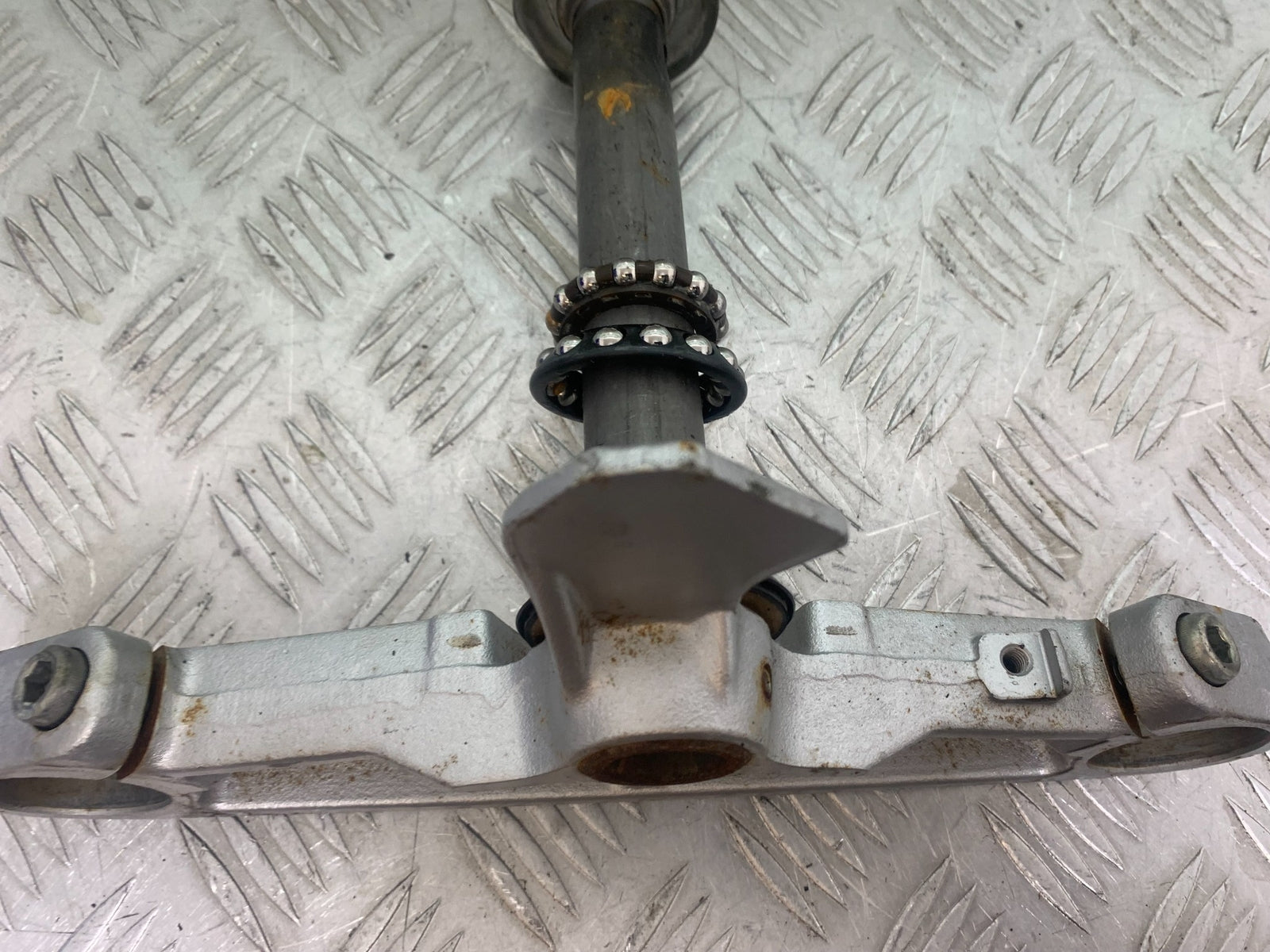 HONDA VTX1300 S-6  BOTTOM YOKE   YEAR 2004-09 (CMB1159)