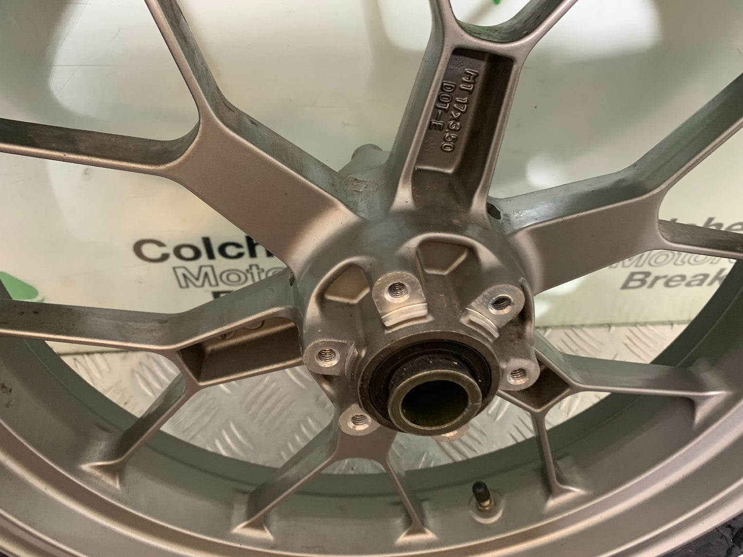 APRILIA SL750 SL 750 SHIVER FRONT WHEEL  YEAR 2008-2016 (CMB1242)