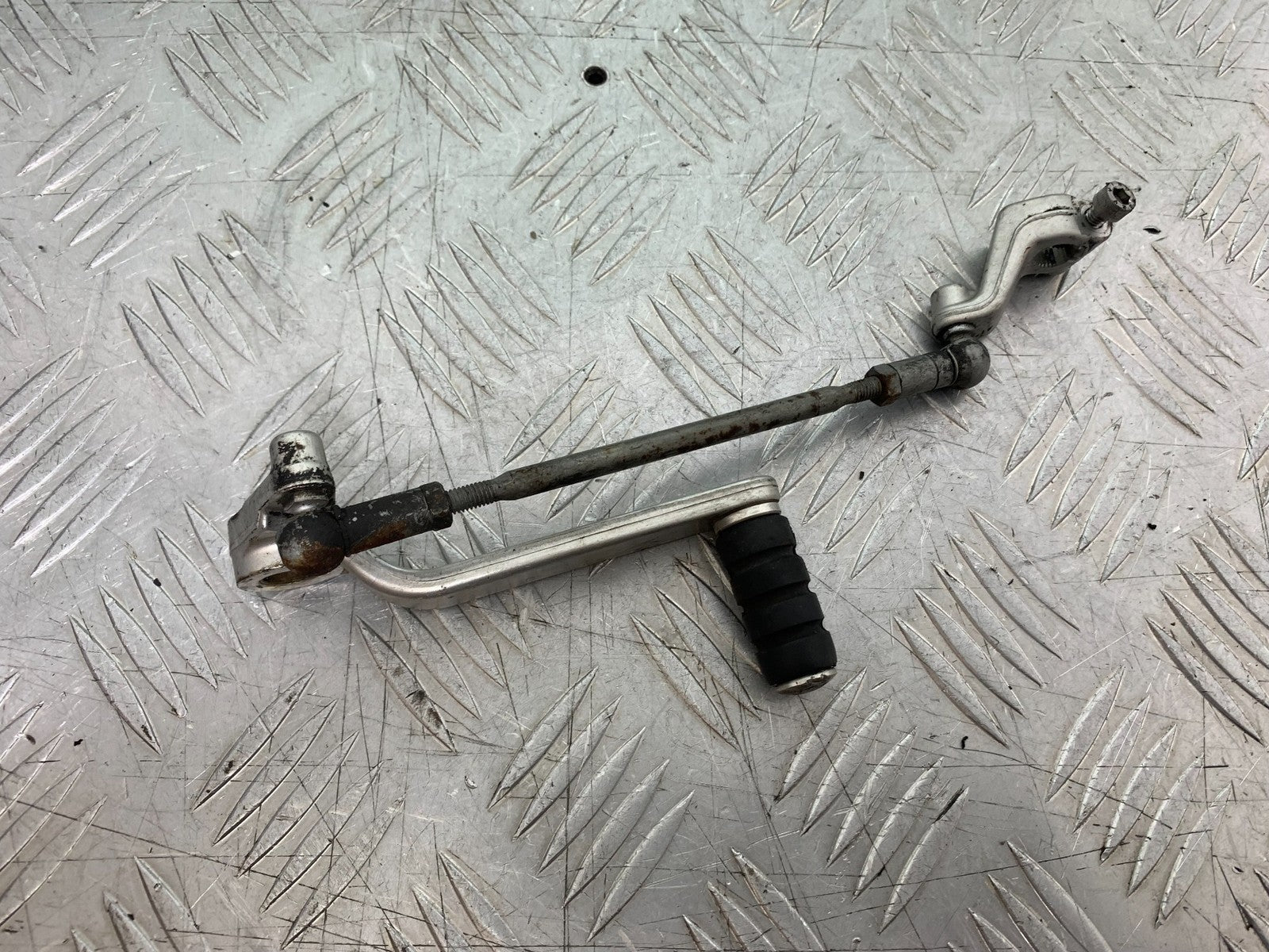 TRIUMPH 955i SPRINT ST GEAR LEVER  YEAR 1999-04 (CMB1230)