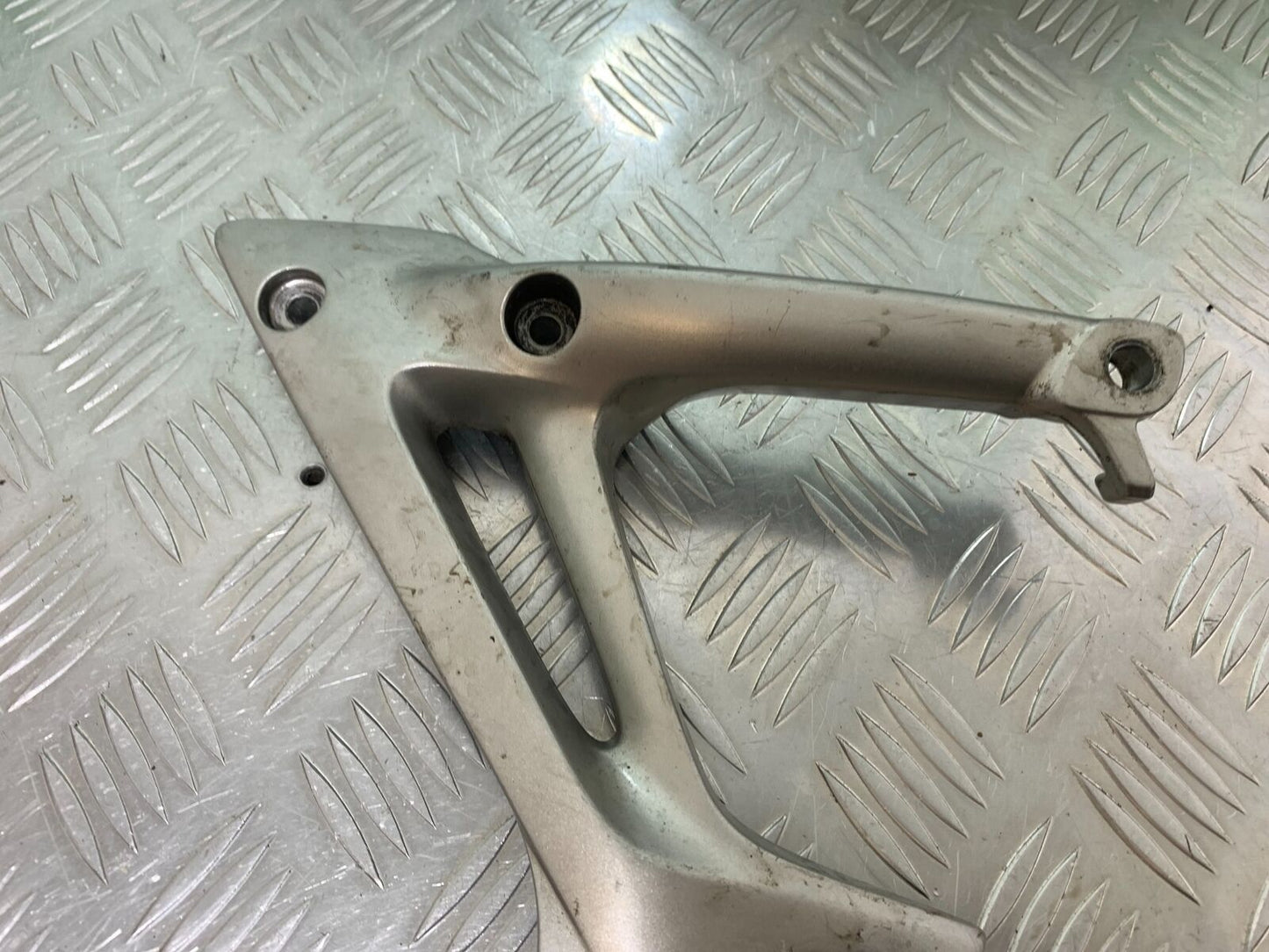 HONDA VFR800 VFR 800 V-TEC LEFT REAR HANGER  YEAR 2002 -09 (CMB1012)