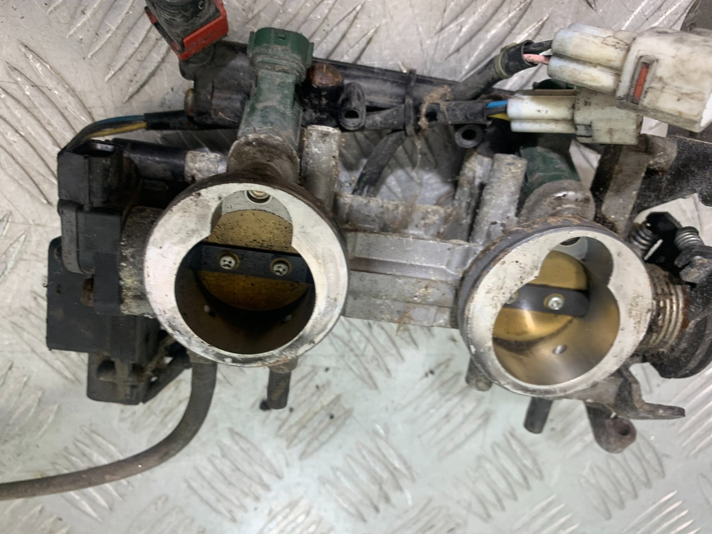 KAWASAKI ER6 F ER6F THROTTLE BODIES  (SOLD AS PARTS)   YEAR 2005-2008 (CMB1277)