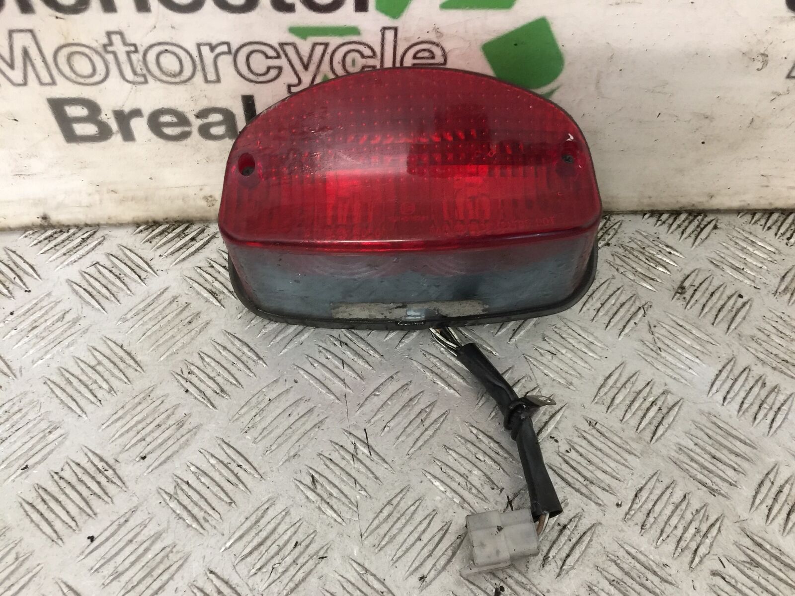 SUZUKI GS500 GS 500 REAR LIGHT YEAR 2004-09 (STOCK 882)