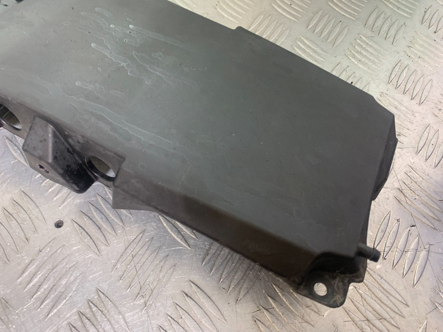 TRIUMPH 675 STREET TRIPLE UNDERTRAY    2013-2016 (CMB1186)