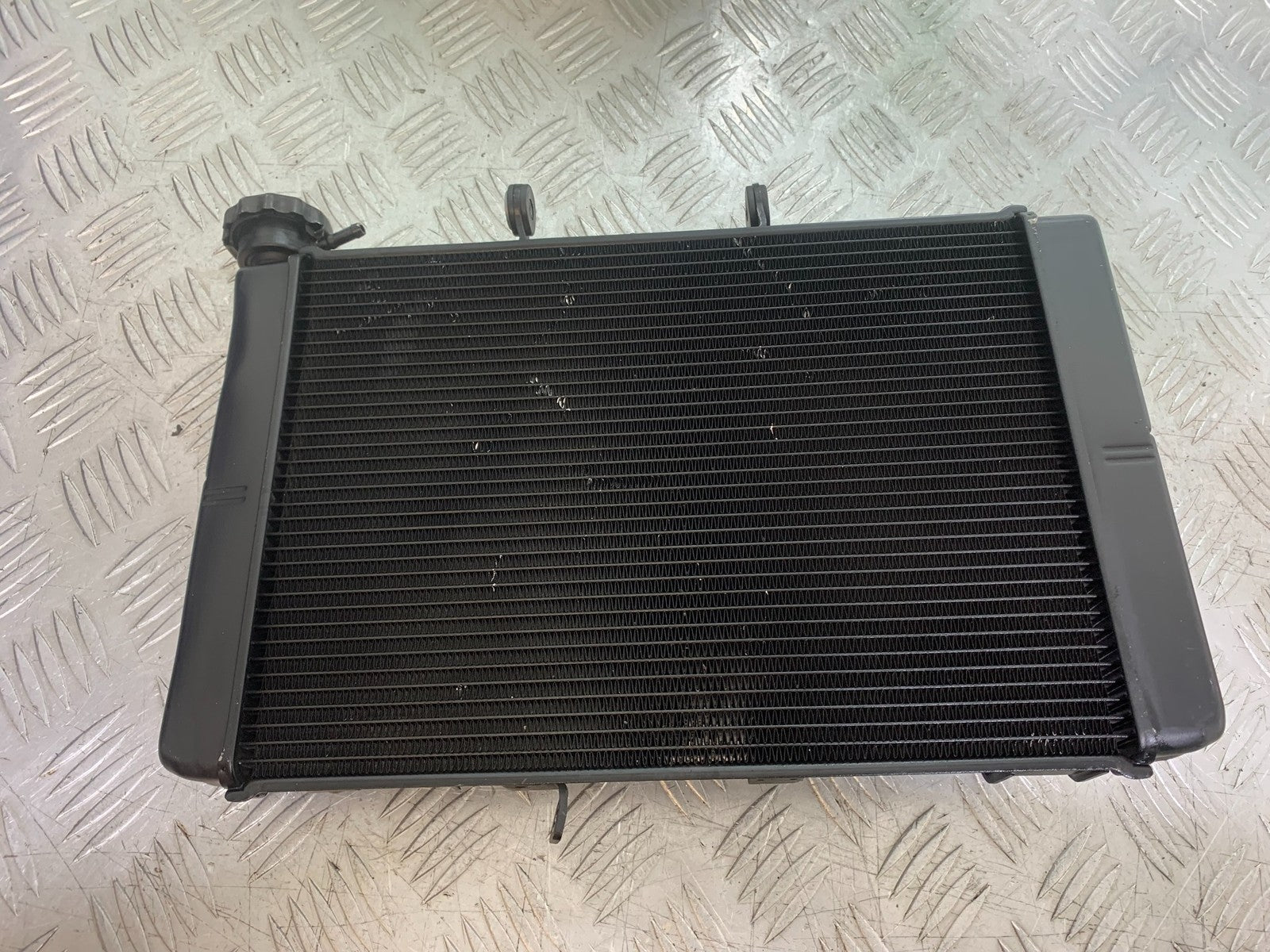 TRIUMPH TRIDENT 660 RADIATOR  YEAR 2021-2024 (CMB1295)