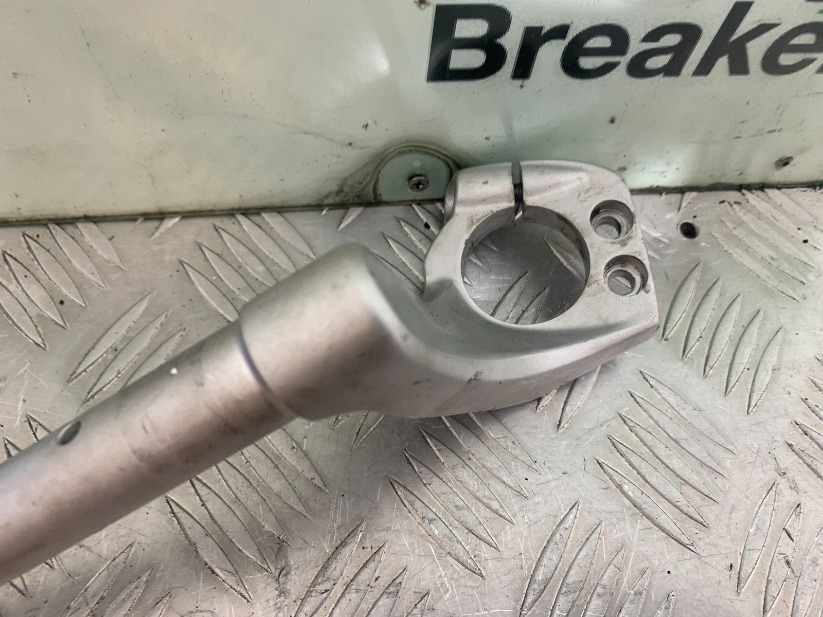 TRIUMPH 955i SPRINT ST LEFT HANDLEBAR  1999-2004 (CMB1176)