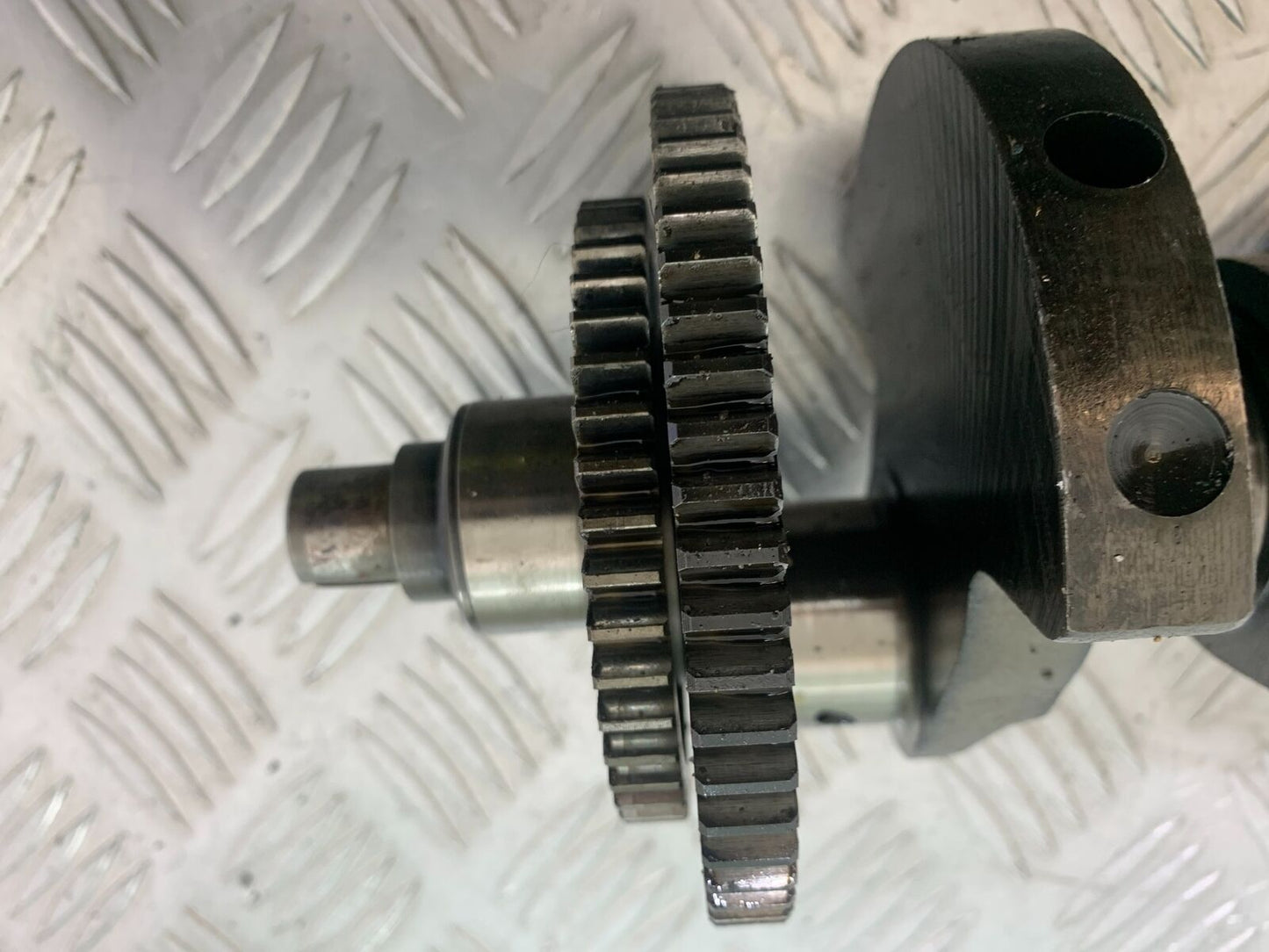 TRIUMPH 955i SPRINT ST CRANKSHAFT   YEAR 1999-2004 (STOCK 735)