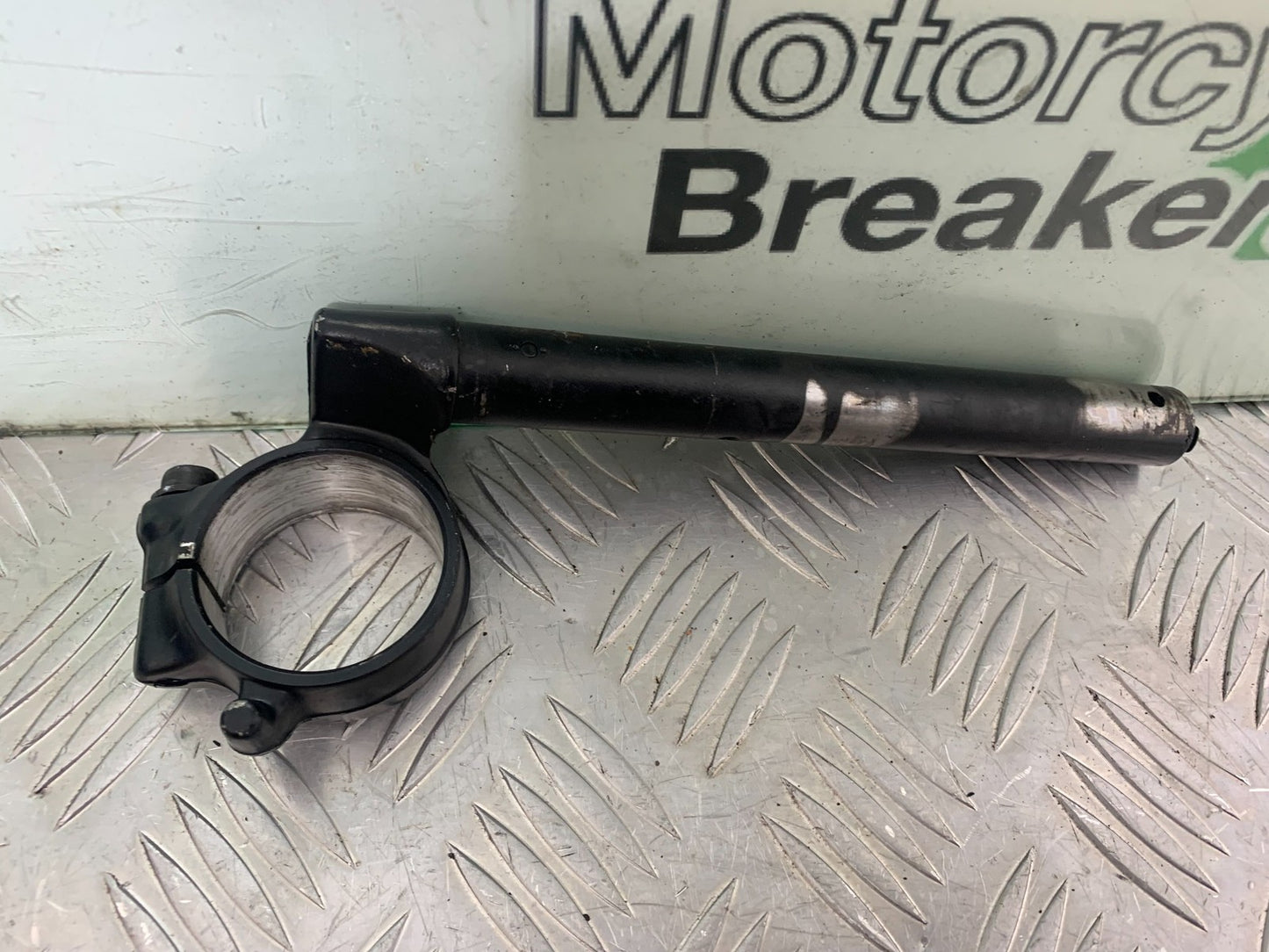 HONDA CBR1000 rr FIREBLADE RIGHT HANDLEBAR  YEAR 2006 (CMB1220)