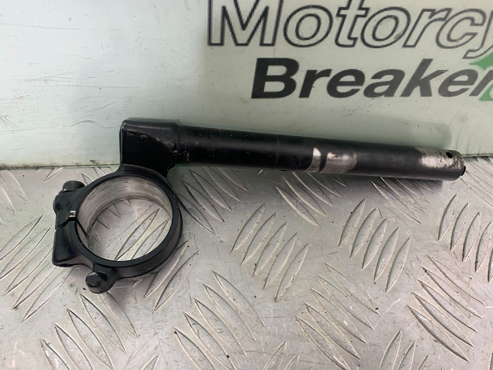 HONDA CBR1000 rr FIREBLADE RIGHT HANDLEBAR  YEAR 2006 (CMB1220)