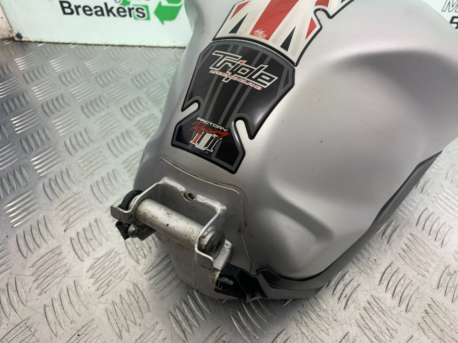 TRIUMPH 675 STREET TRIPLE RX PETROL TANK    2015- 2017 (CMB1299)