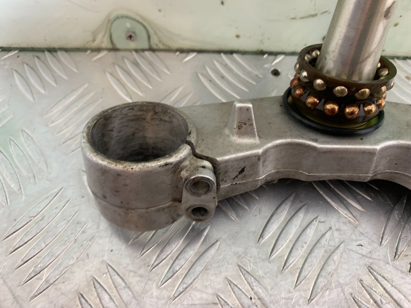 SUZUKI SV1000 SV 1000 K3 BOTTOM YOKE  YEAR 2003-2006 (CMB1111)
