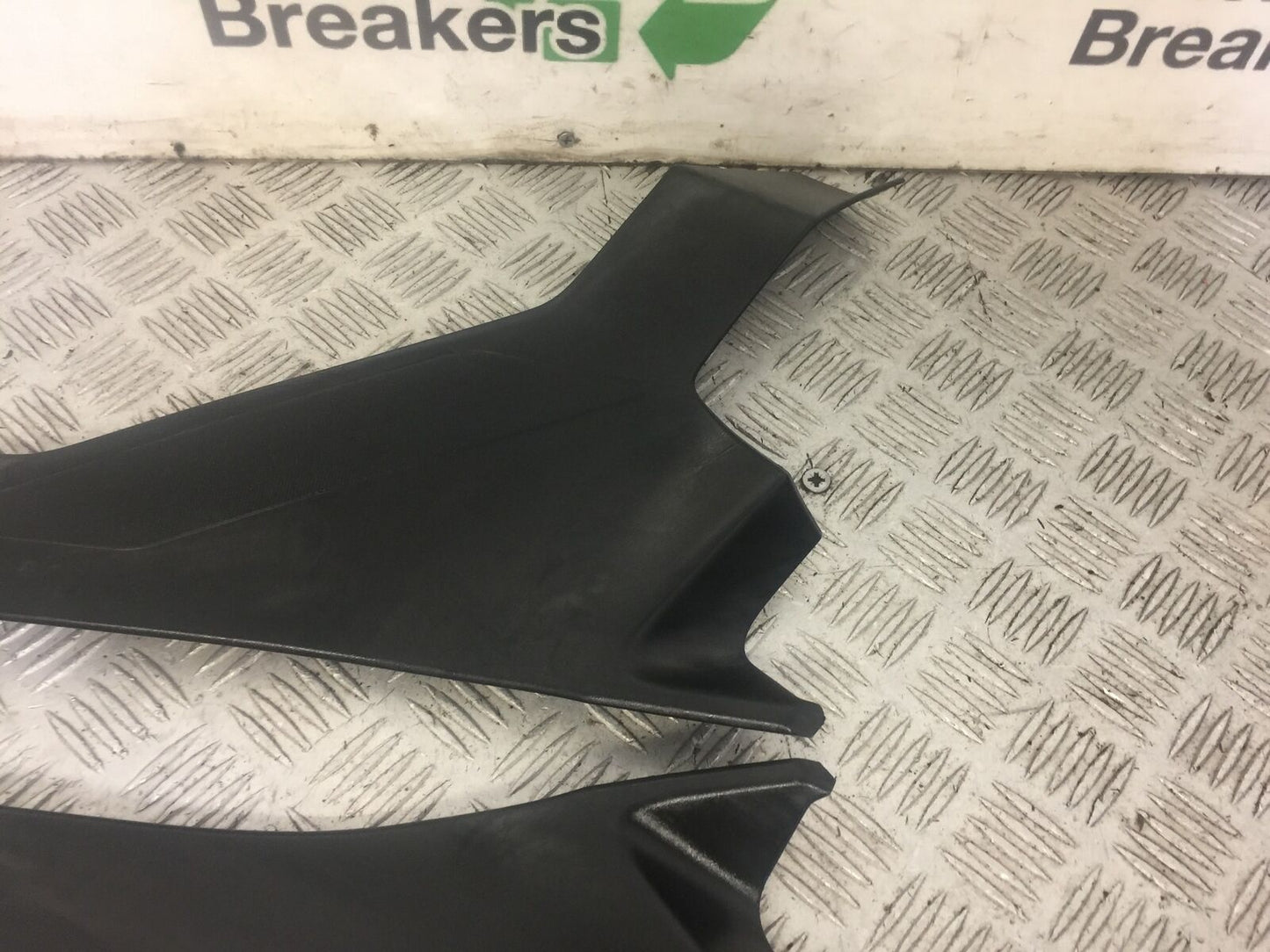 KAWASAKI NINJA 400 LEFT AND RIGHT SIDE INFILLS  YEAR 2019  (STOCK 635)