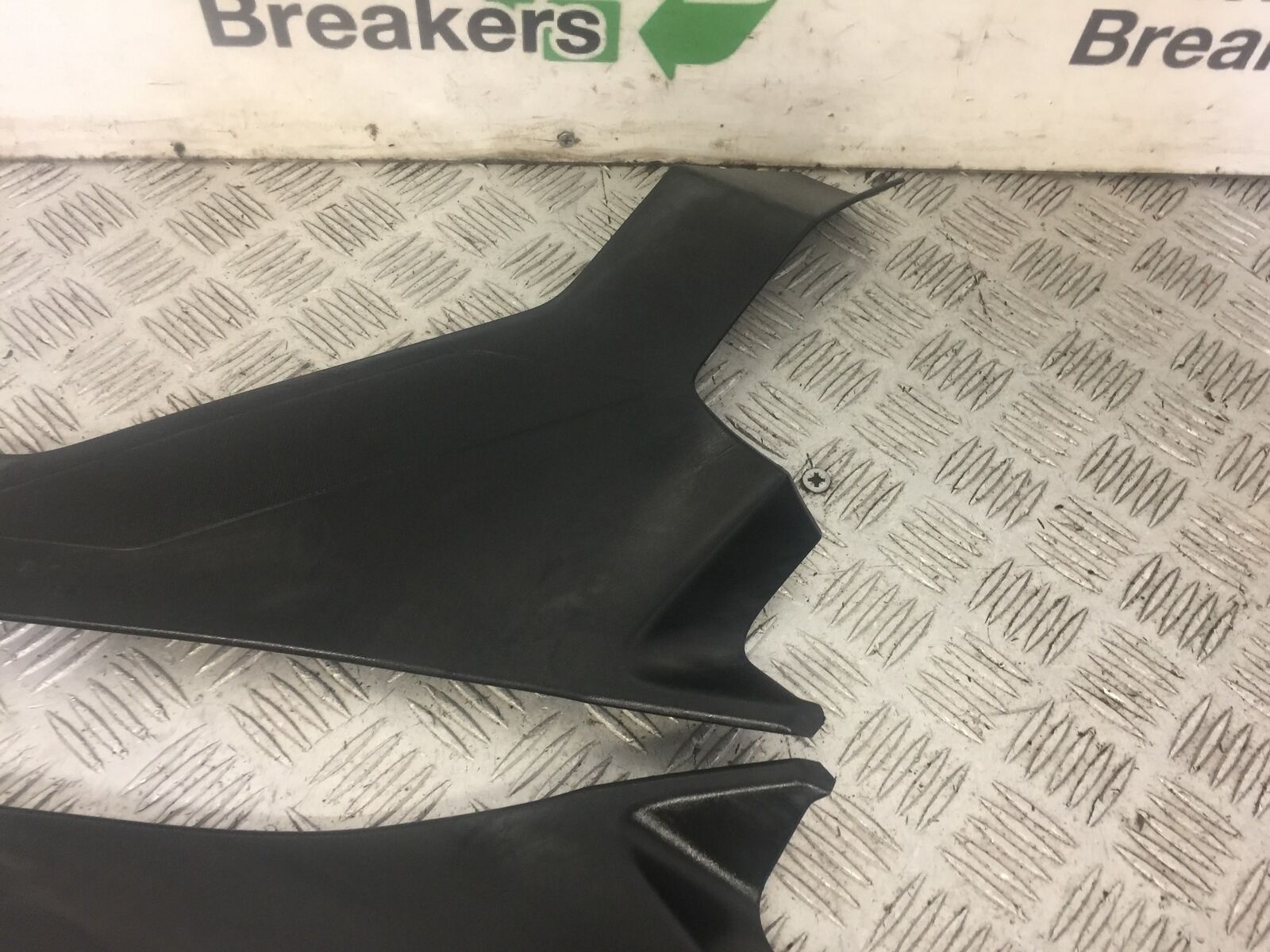 KAWASAKI NINJA 400 LEFT AND RIGHT SIDE INFILLS  YEAR 2019  (STOCK 635)
