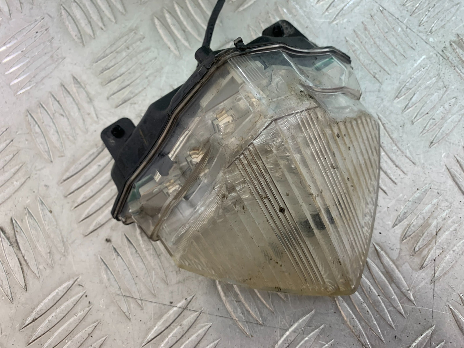YAMAHA YZF R1 REAR LIGHT   YEAR 2004-2006 (CMB1155)