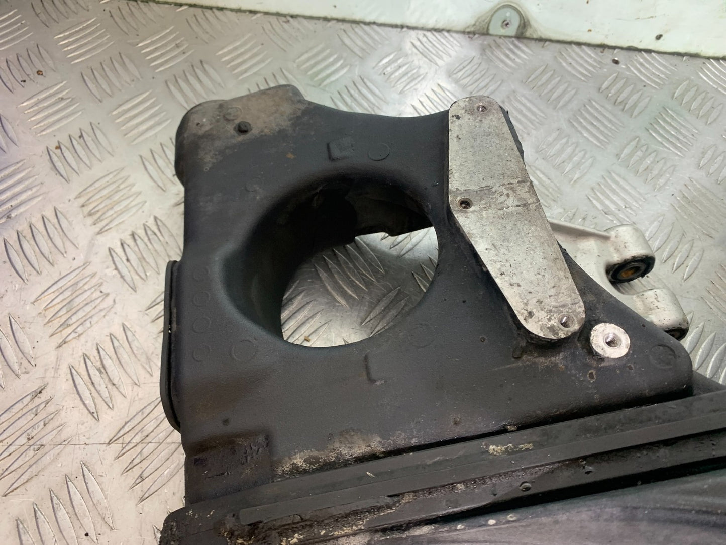 TRIUMPH SPEED TRIPLE R 1050 SWINGARM   2009 (CMB1183)