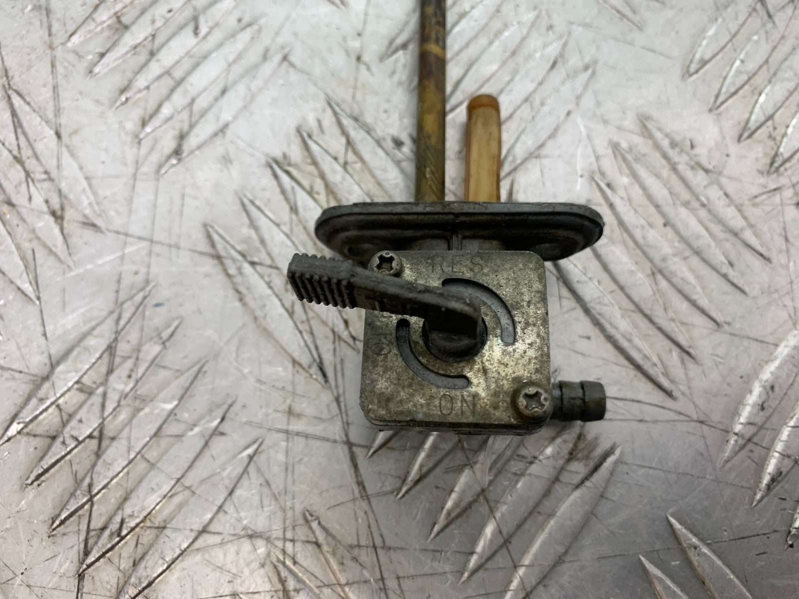 KAWASAKI KLR250 KLR 250 PETROL TAP   YEAR 1984-2001 (CMB1225)