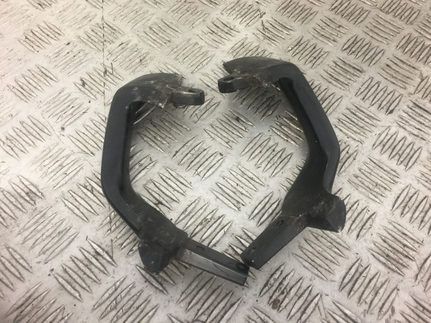 YAMAHA FJ1200 FJ 1200 3XW GRAB RAILS   YEAR 1991 (STOCK 482)