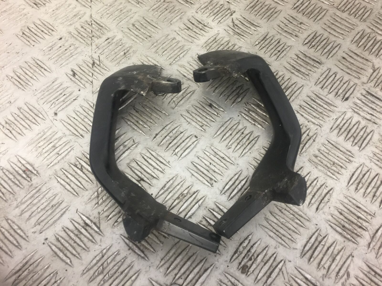 YAMAHA FJ1200 FJ 1200 3XW GRAB RAILS   YEAR 1991 (STOCK 482)